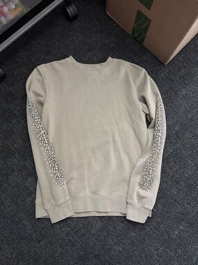 Eva and Co Casual Women's Crewneck Sweater in Light Olive with Sleeve Dot Detail